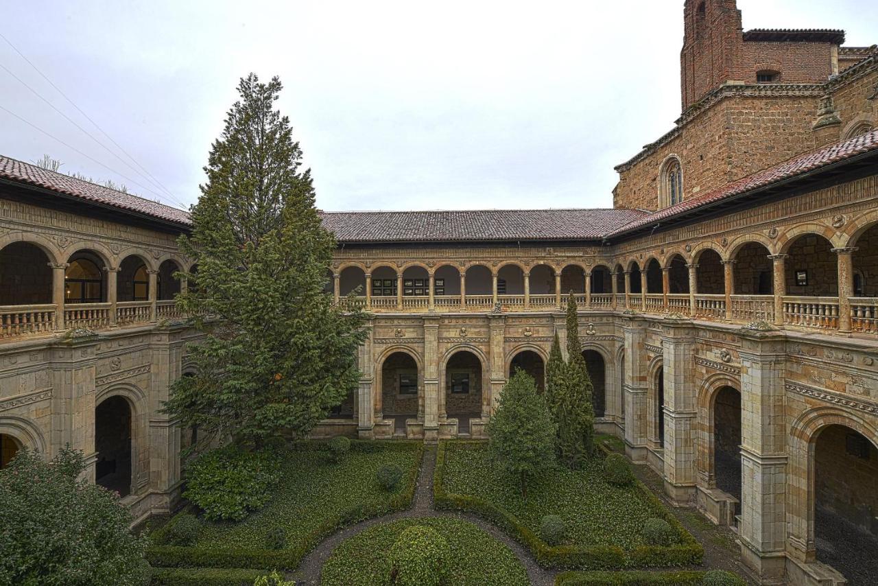 فندق بارادور دي ليون المظهر الخارجي الصورة University of Alcalá