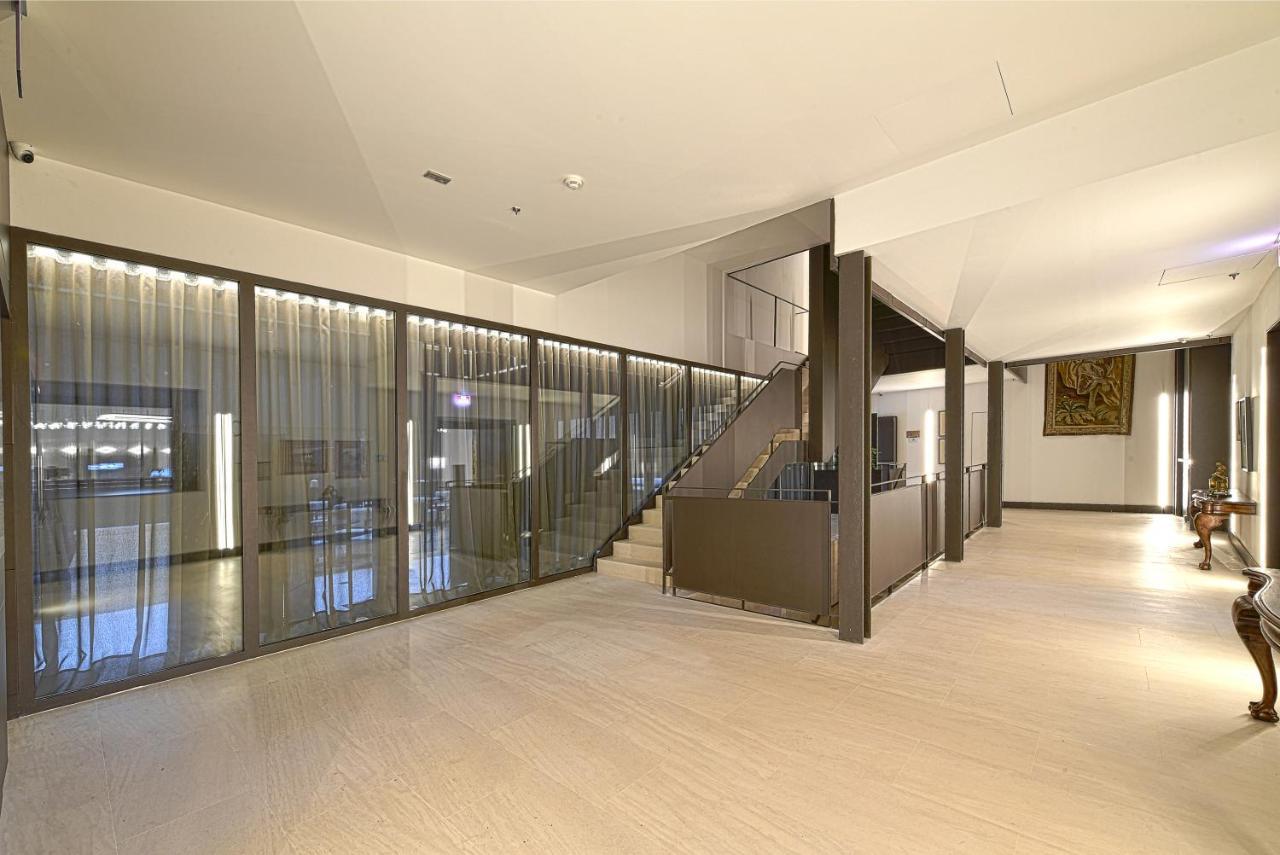 فندق بارادور دي ليون المظهر الخارجي الصورة Interior of the hotel