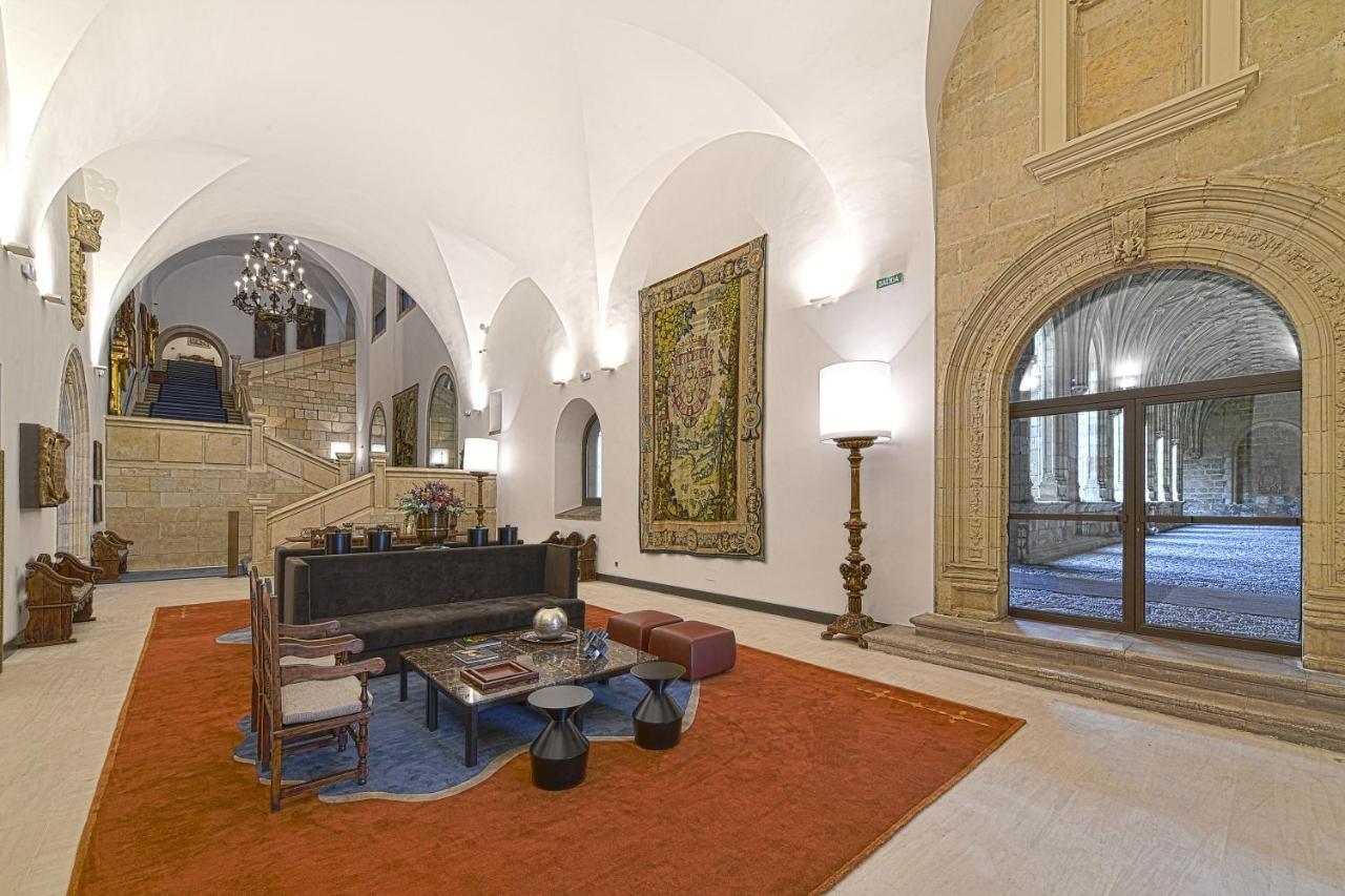 فندق بارادور دي ليون المظهر الخارجي الصورة The lobby of the hotel