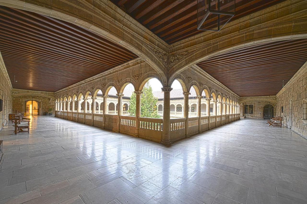 فندق بارادور دي ليون المظهر الخارجي الصورة University of Murcia