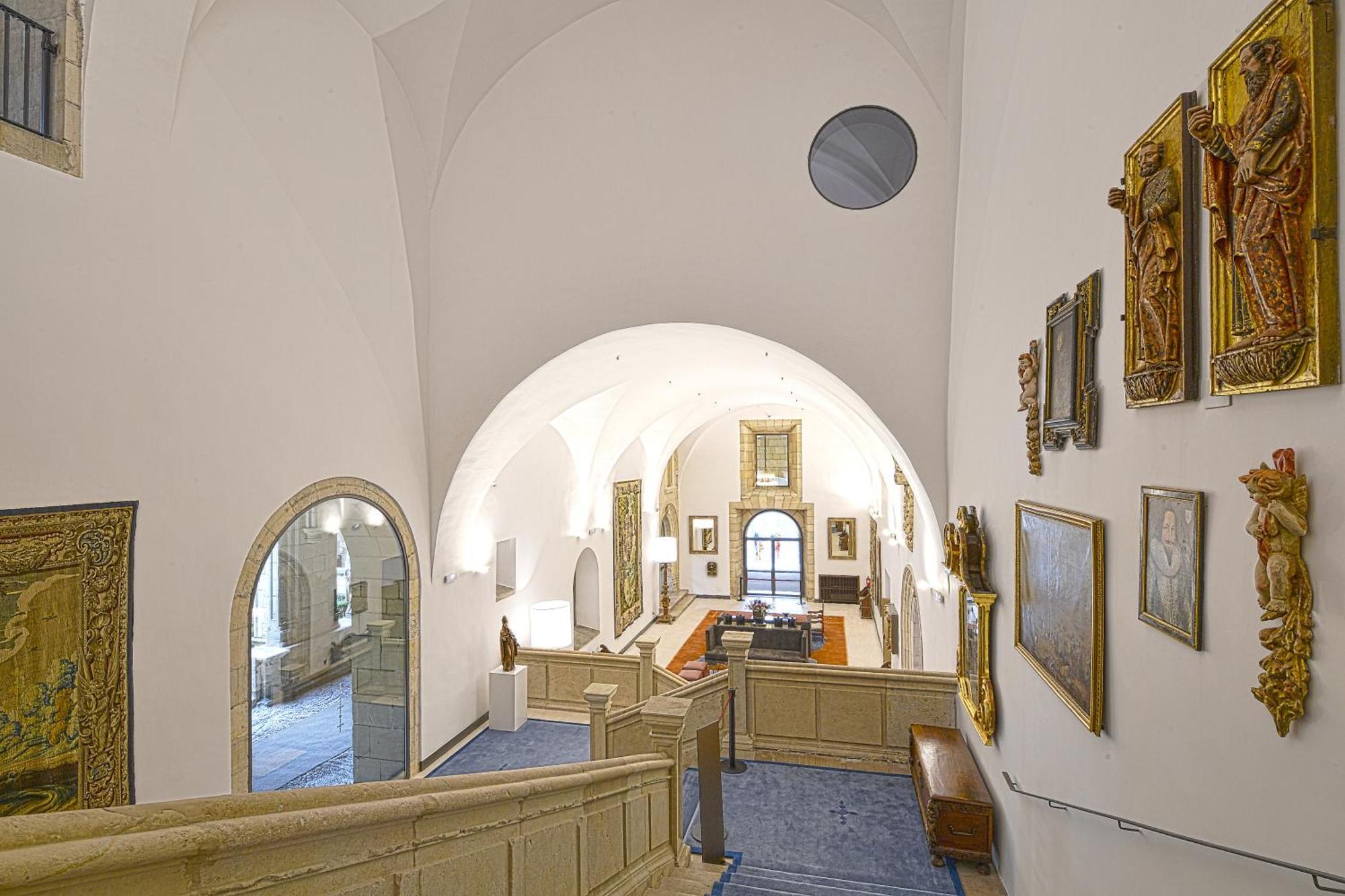 فندق بارادور دي ليون المظهر الخارجي الصورة Interior of the museum