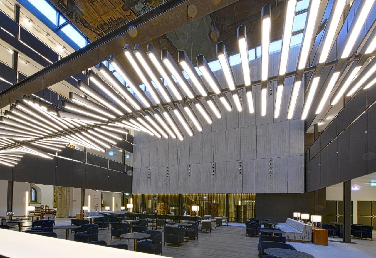 فندق بارادور دي ليون المظهر الخارجي الصورة The interior of the library