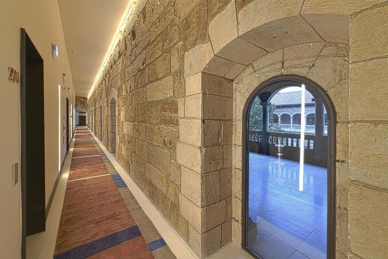 فندق بارادور دي ليون المظهر الخارجي الصورة Interior of the hotel