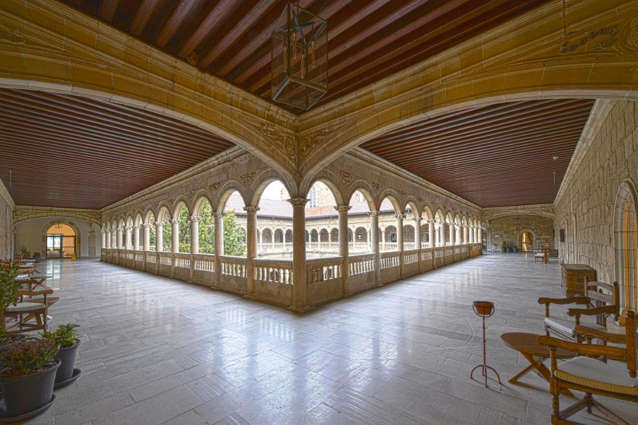 فندق بارادور دي ليون المظهر الخارجي الصورة University of Valencia